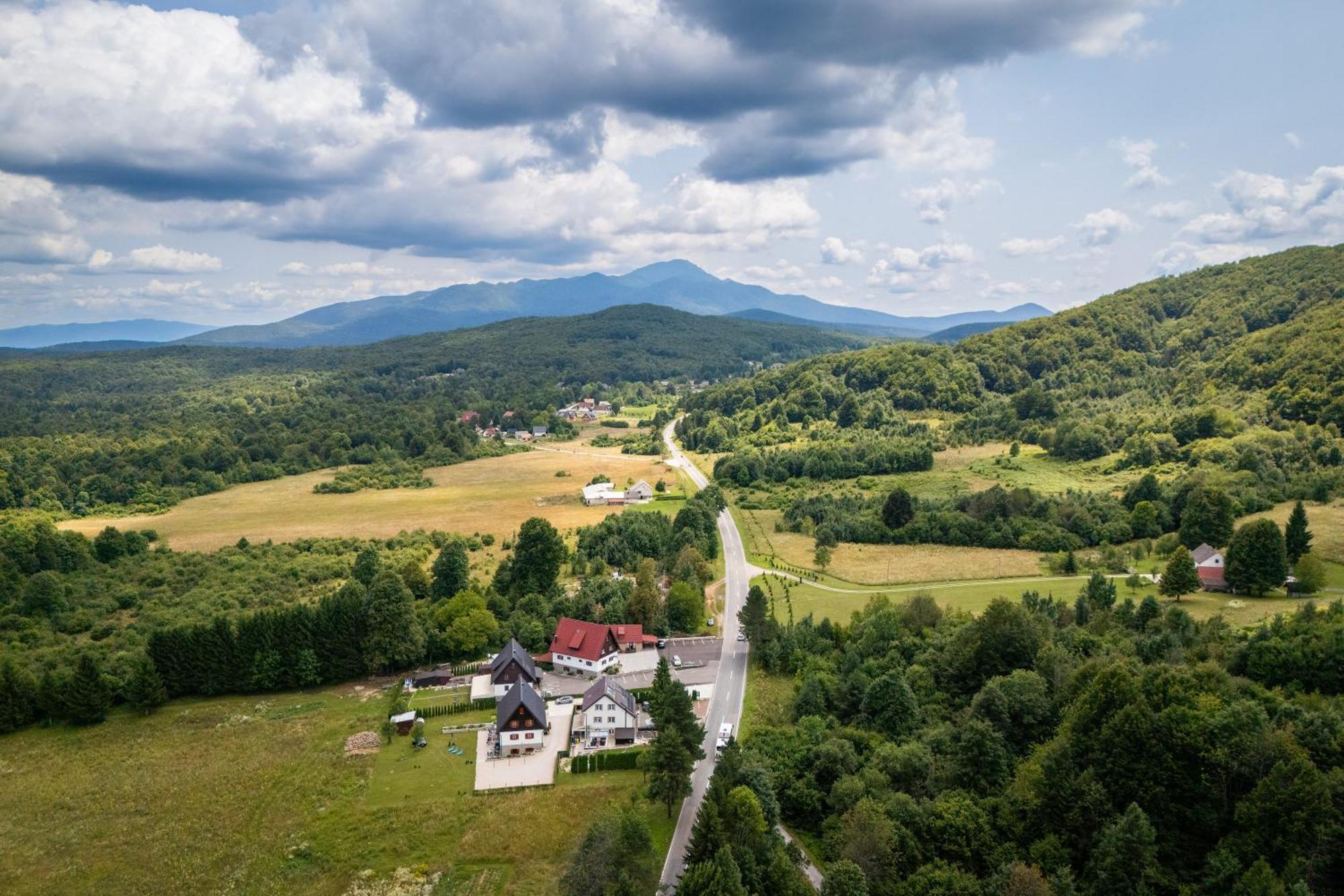 Hotel Green Lakes House Mukinje Zewnętrze zdjęcie